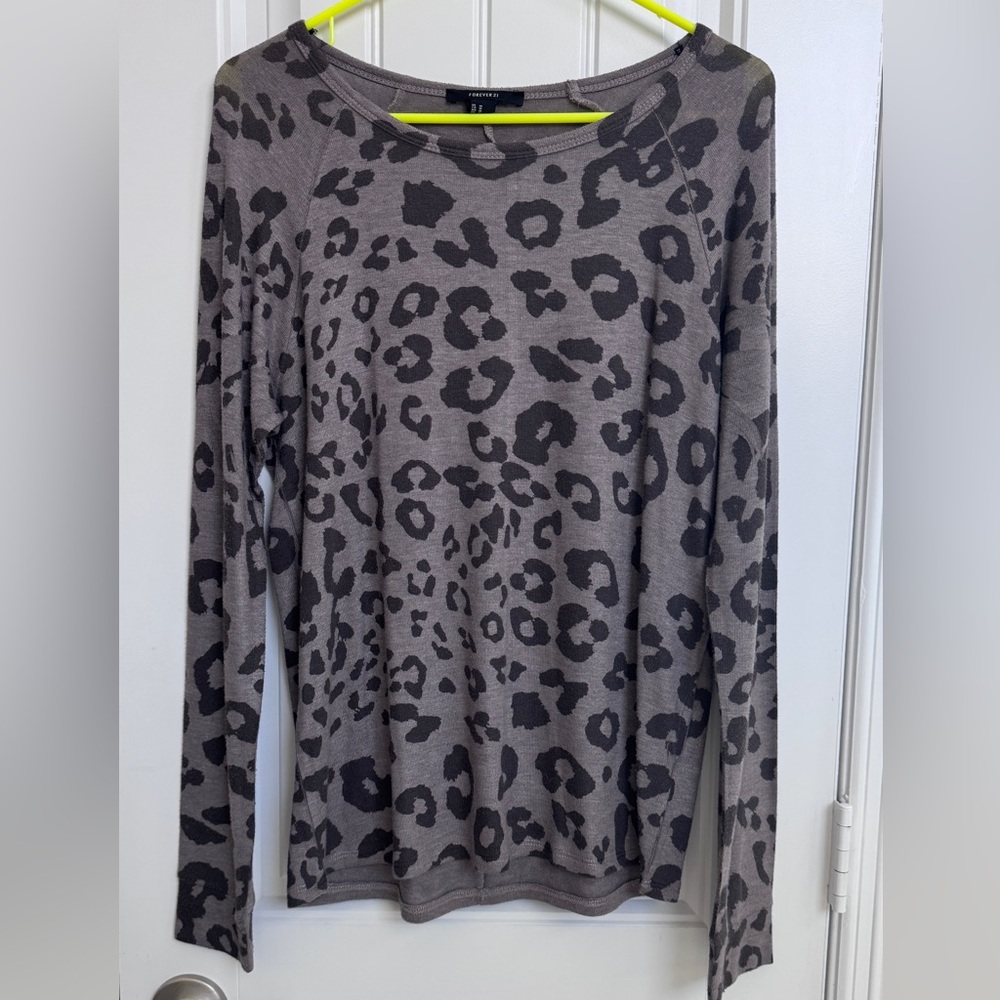 Forever21 gray and black leopard print sweater